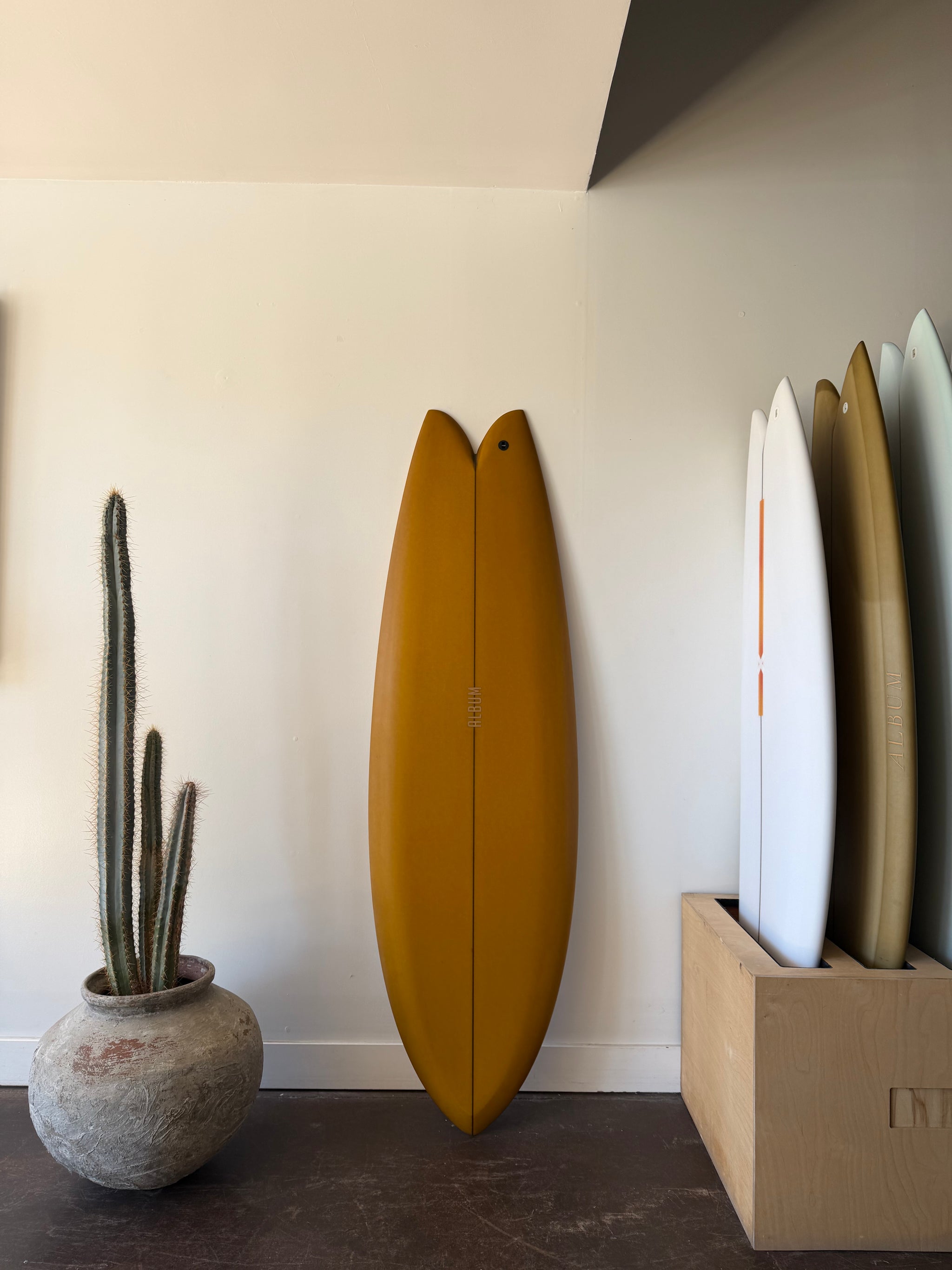 Sunstone Model – Album Surf